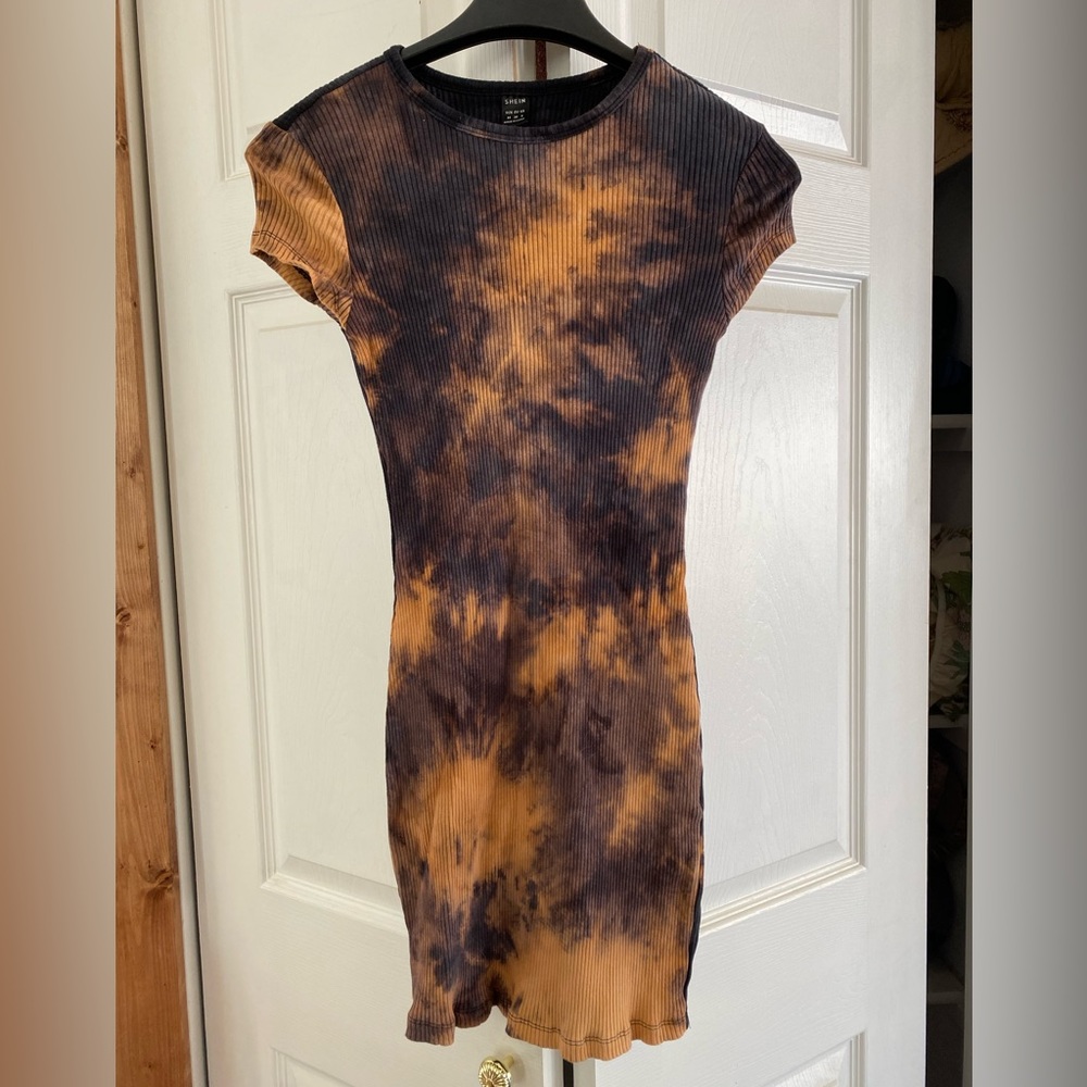 SHEIN EZwear Tie Dye Rib-Knit Bodycon Dress